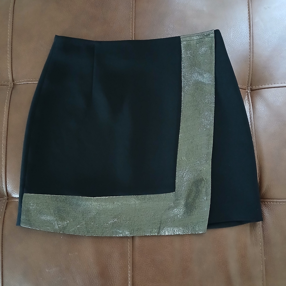SANDRO PARIS MINI SKIRT WITH GOLD DETAIL